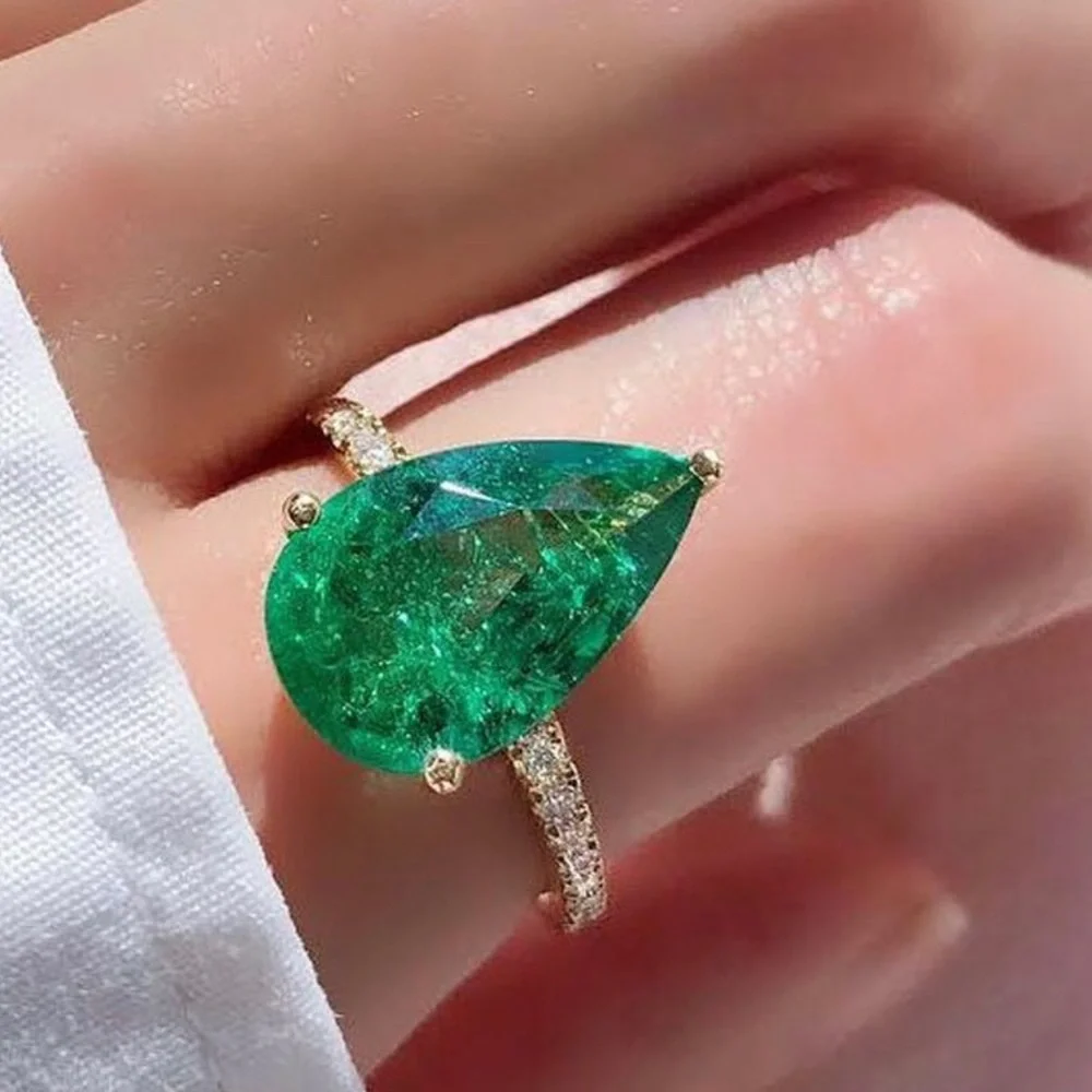Elegant Teardrop Green Crystal Ring in Gold